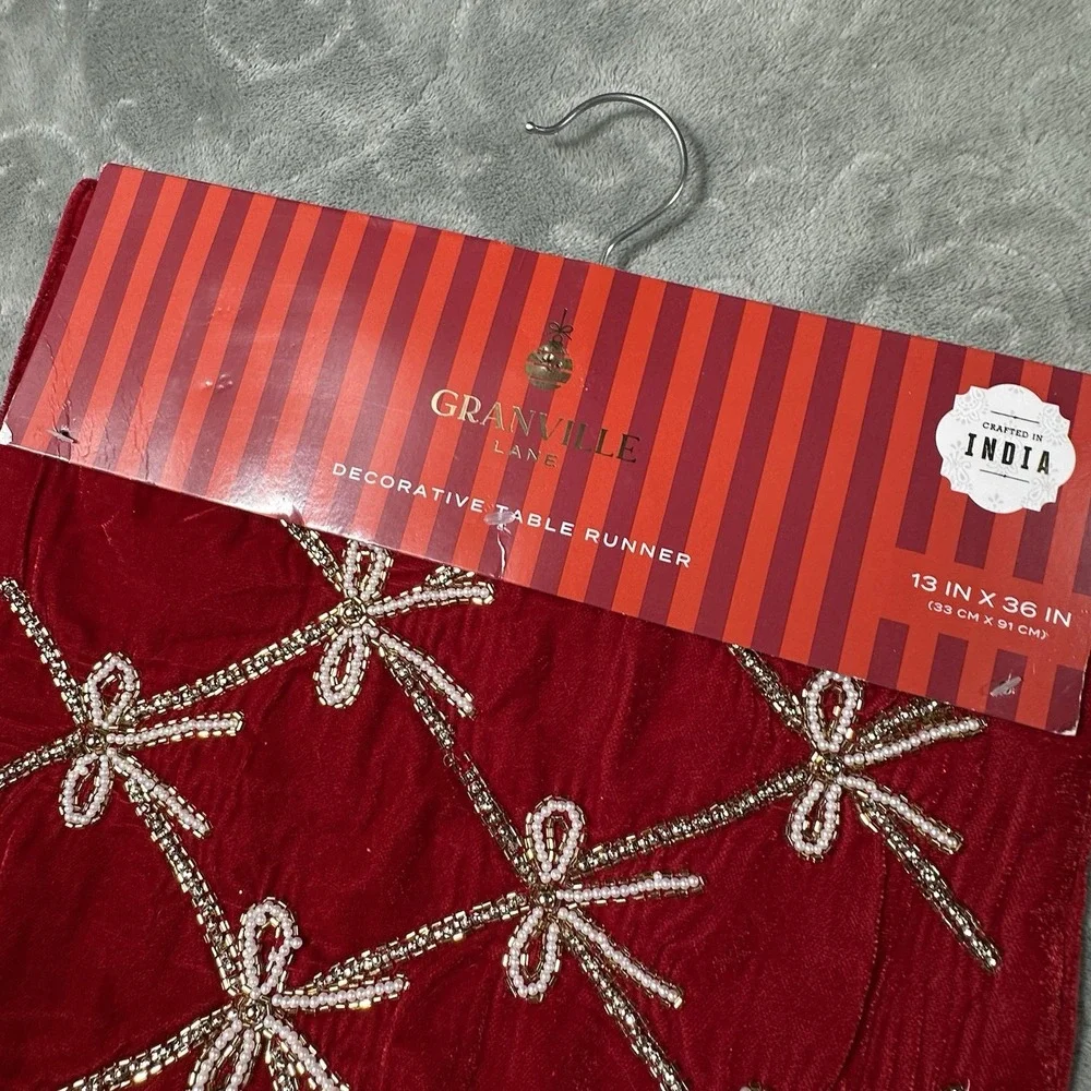 Ornate Christmas Red Bows Velvet Table Runner 36